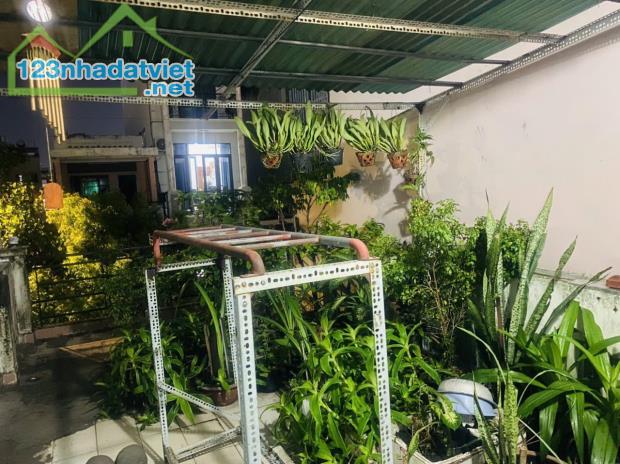 Bán nhà mặt phố 45m2 Bùi điền 3 tầng phường 4 quận 8 giá 10,5 tỷ