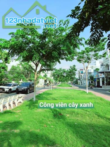 BÁN NỀN - MẶT TIỀN - GIÁ RẺ - ĐỐI DIỆN ĐƯỜNG CÔNG VIÊN - khu TĐC HƯNG PHÚ 1 - 3