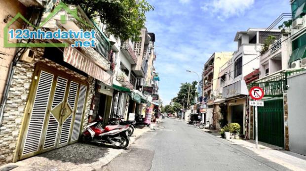 Bán Villas 41 Trần Khánh Dư, Phường Tân Định, Quận 1. DT: 8,4 x 18m. 3 Tầng. Giá: 60 Tỷ