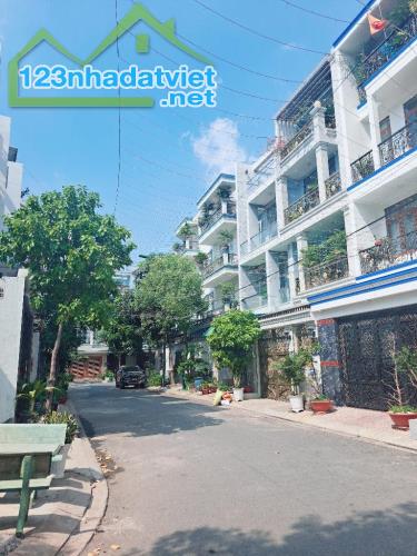 Bán vài lô đất góc ngay trong khu dân ở Hiệp Thành City, khu The Park Land, Q12 - 2