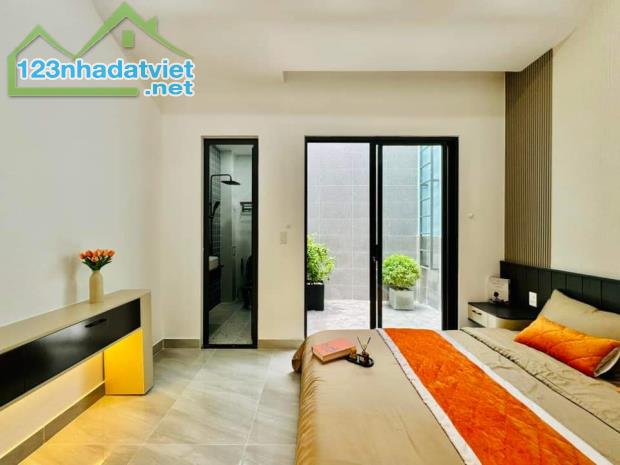 Kẹt tiền bán gấp nhà đường Cao Thắng. Quận 3 . Giá 2 tỷ 750, DT 46m2, hẻm ô tô - 3