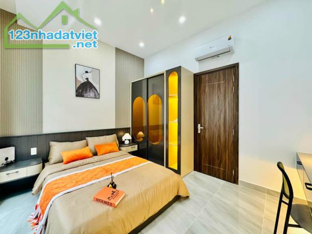 Kẹt tiền bán gấp nhà đường Cao Thắng. Quận 3 . Giá 2 tỷ 750, DT 46m2, hẻm ô tô - 2