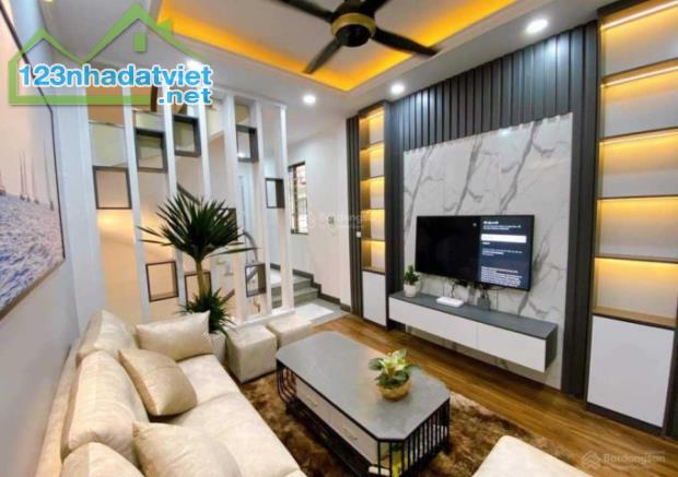 Bán nhà Thanh Liệt  _  Kim Giang 20m ra ô tô 40m2 MT4m 5tỷ - 3