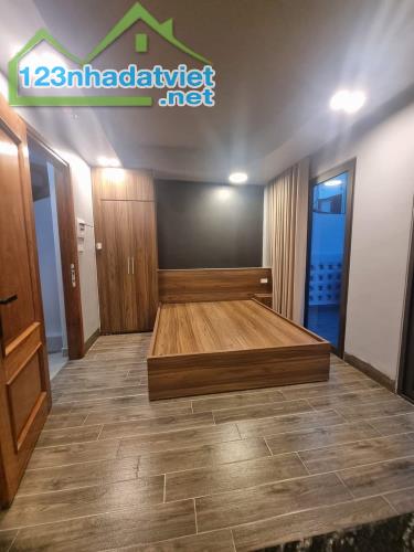 Bán nhà Xuân Diệu. lô góc 8 tầng thang máy, 6 căn hộ khép kín cho thuê. Doanh thu 50tr/th - 2