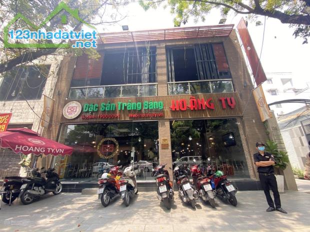 MT lớn, gần Hai Bà Trưng
 120 BIS NGUYỄN ĐÌNH CHIỂU, ĐAKAO, QUẬN 1
Giá: 289,000,000 - 3