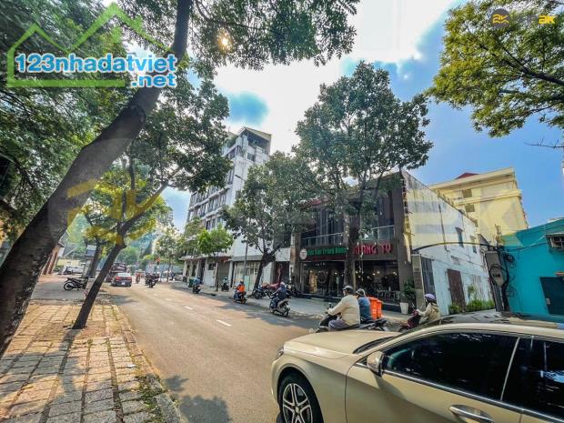 MT lớn, gần Hai Bà Trưng
 120 BIS NGUYỄN ĐÌNH CHIỂU, ĐAKAO, QUẬN 1
Giá: 289,000,000