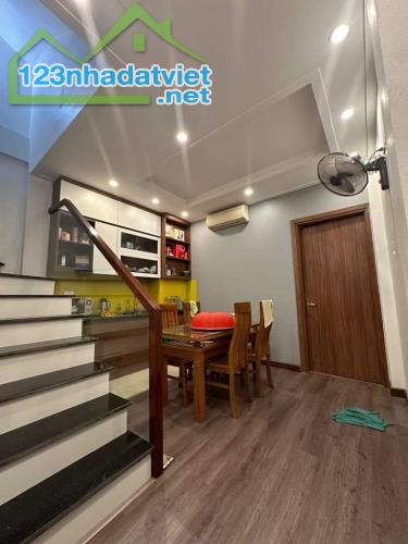 Bán nhà mặt phố Thụy Khuê, Tây Hồ, lô góc 2 mặt thoáng, vỉa hè kinh doanh tốt. Giá 15.8 tỷ - 1