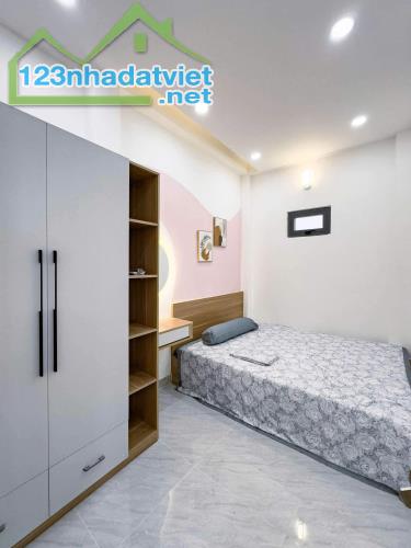 CHU VĂN AN - 4 TẦNG MỚI ĐẸP FULL NT - 42M2 SỔ VUÔNG NỞ HẬU ĐẸP - CHỈ 5.x TỶ - 4