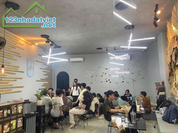 SANG NHƯỢNG QUÁN CAFE TẠI 293 NGUYỄN THÁI BÌNH, PHƯỜNG 12, TÂN BÌNH - 4