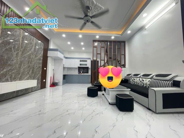 BÁN NHÀ THỌ AM LIÊN NINH 40M2 5 TẦNG CÁCH Ô TO TRÁNH  9M - 1