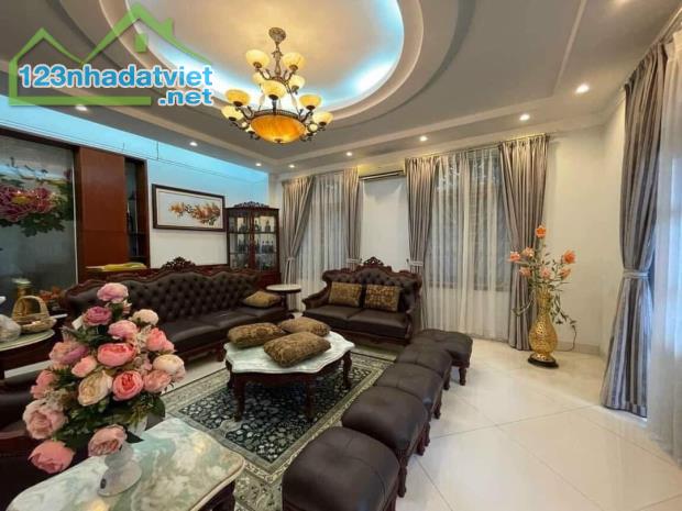 Bán căn Biệt Thự Vip Khu Dân Cư D2D, Thống Nhất, Biên Hòa, 496m2, giá 55 tỷ. - 2