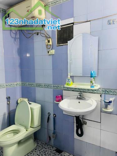Bán nhà ngõ 8 phố Lê Quang Đạo-Nam Từ Liêm, DT 117m, 3 tầng, MT 7.3m, giá 15.8 tỷ.