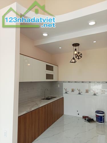 Nhà mới xây 2.55 tỷ/101 m2, sân Ô tô, 3 phòng ngủ - 1