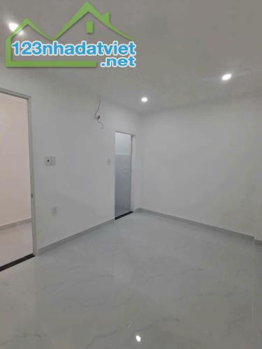 Bán nhà mới Tân Tạo, Bình Tân, sổ hồng Chính chủ 40m2 - Giá 2.3 tỷ