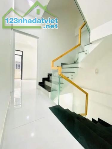 Q.TP-Nguyễn Văn Yến- gần Đầm Sen -60m2-nhà đẹp lung linh 4 tầng BTCT- Giá rẻ - 3