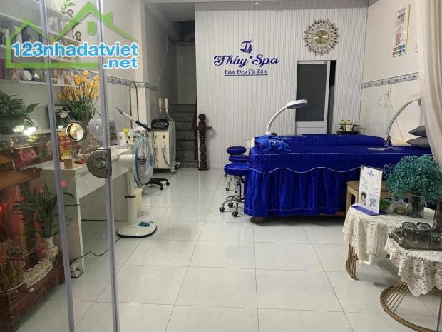 Cần sang lại toàn bộ Spa như hình, Dưới 1 nhà vs,1 lầu 2 phòng ngủ 1 nhà vs - 2