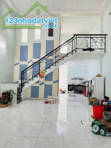 Hàng hiếm nhà 1/ NGUYỄN THỊ KIỂU TTH ,Q12  2Tx 114m2 . Giá chỉ  4.8  tỷ (TL).