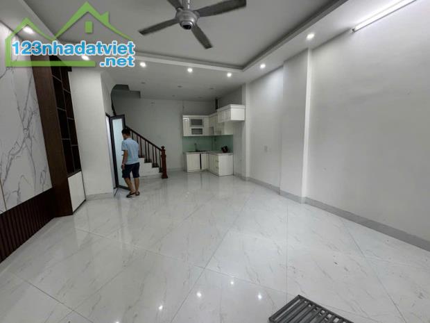 BÁN NHÀ VĨNH NINH VĨNH QUỲNH THANH TRÌ 48M2 4TANG 3, TỈ - 1