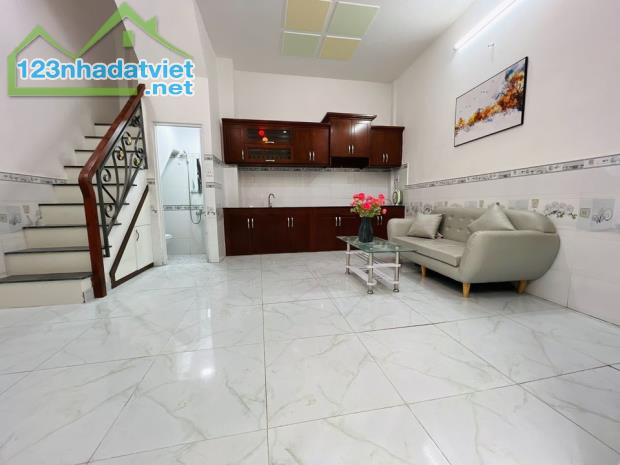 🏡 BÁN NHÀ 1 Trệt 2 Lầu ở Bình Tân💰 Giá: 1 Tỷ880 triệu - 4