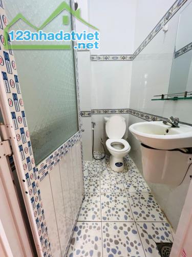 🏡 BÁN NHÀ 1 Trệt 2 Lầu ở Bình Tân💰 Giá: 1 Tỷ880 triệu