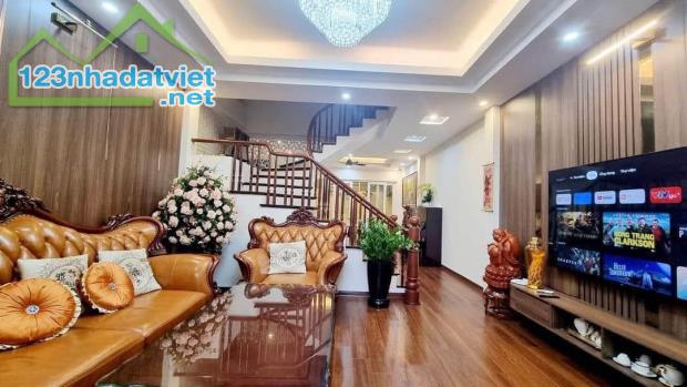 Ở NGAY! Bán Nhà 5 Tầng Lung Linh Phan Đăng Lưu, 68m2 (4.2x16.2m), 9 Tỷ TL - 2