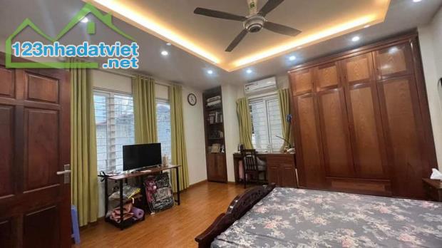 Ở NGAY! Bán Nhà 5 Tầng Lung Linh Phan Đăng Lưu, 68m2 (4.2x16.2m), 9 Tỷ TL