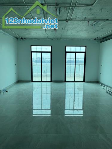 Cho thuê MBKD SHOWROOM MP Lạc Long Quân, Tây Hồ, 150m2, 7 tầng, MT 6m, 1 hầm, 200 Triệu - 2