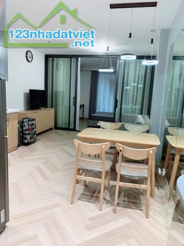 Bán nhà mặt phố Cổng phường Hàng Mã, Hoàn Kiếm, 81m², mặt tiền 5.1m đang KD homestay full