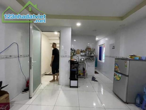 Ngộp vốn bán gấp căn nhà đường Lê Hồng Phong, Quận 10. Giá chỉ 2tỷ640 Sổ hồng riêng - 5
