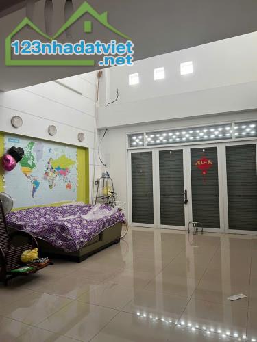 Bán Biệt Thự 3 Lầu Khu D2D Phường Thống Nhất, Biên Hoà, Đồng Nai 160m2 Gía 14 Tỷ - 1