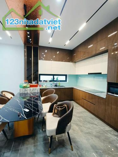 ♣ Villa 2 Mặt tiền đường 7.5m kề trung Tâm Hải Châu, 150m2, 3 tầng mới tinh, tiện nghi - 3