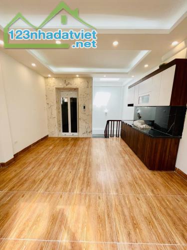 Nhà Lê Đại Hành, Ô tô, 5 tầng thang máy, 5x8M2, Kinh Doanh, giá 10.8 tỷ. +) Vị trí: thuộc - 1