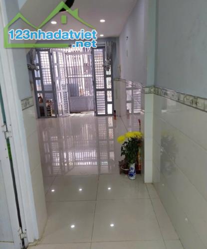 BÁN NHÀ PHƯỜNG 8 TÂN BÌNH, LẠC LONG QUÂN, XE HƠI ĐẬU SÁT NHÀ, 37M2, NHỈNH 3 TỶ TL