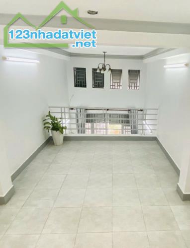 NHÀ HẺM XE HƠI TRƯỜNG CHINH,150M2, 3 PHÒNG NGỦ, CHỈ 17 TRIỆU - 2