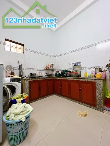 BÁN NHÀ MẶT TIỀN ĐƯỜNG SỐ CHÍNH CHỦ 45M2 QUẬN 4 - NHỈNH 8 TỶ TL. - 2