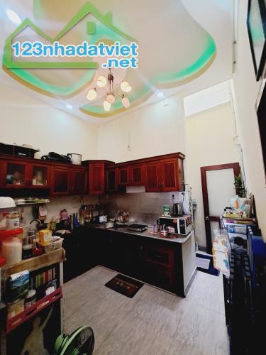 Bán nhà 2 tầng đường Trần Văn Mười gần ủy ban, Chợ S chỉ 4.4 tỷ. - 1
