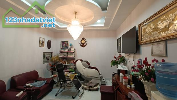 MẶT TIỀN KINH DOANH HƠN 241M2 - NGANG 6M, NỞ HẬU - 6 TẦNG - THANG MÁY HIỆN ĐẠI - GẦN - 3