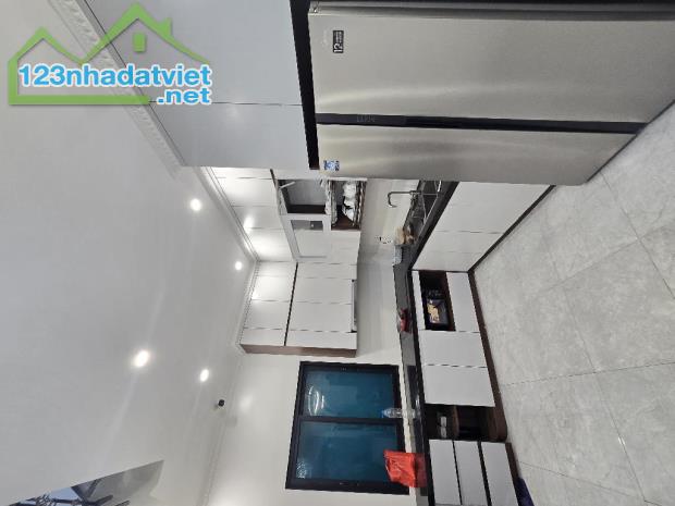 Chủ cần bán gấp nhà Nguyễn Trãi – Thanh Xuân – LÔ GÓC - Diện Tích: 40m x 5 tầng Giá 6,2 Tỷ - 3