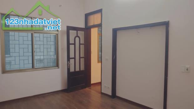 Siêu hiếm! Trương Định mặt ngõ thông, lô góc, kinh doanh, 57m, 3 tầng, MT 5m, hơn 5 tỷ - 4