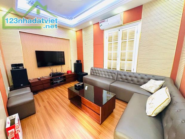 Biệt Thự Lô Góc - Thang Máy 5 Tầng - Lõi Cầu Giấy - 180m2 Mt20m - Khu VIP Cán Bộ - Full NT - 1