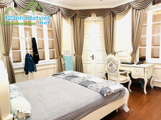 Biệt Thự Lô Góc - Thang Máy 5 Tầng - Lõi Cầu Giấy - 180m2 Mt20m - Khu VIP Cán Bộ - Full NT