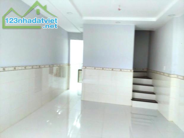 NHÀ TRẦN QUANG KHẢI, GẦN CHỢ TÂN ĐỊNH, QUẬN 1, 2 MẶT HẺM THÔNG, DÂN TRÍ, 45Mx2 2PN, 4 TỶ X - 1