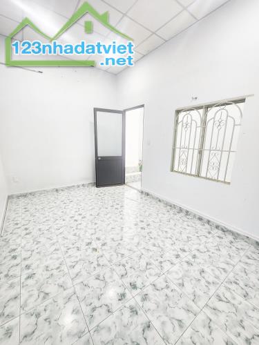 NHÀ 2 TẦNG 46M2 HẺM 1 SẸC THÔNG THOẠI NGỌC HẦU, NGAY UBND QUẬN TÂN PHÚ - 3