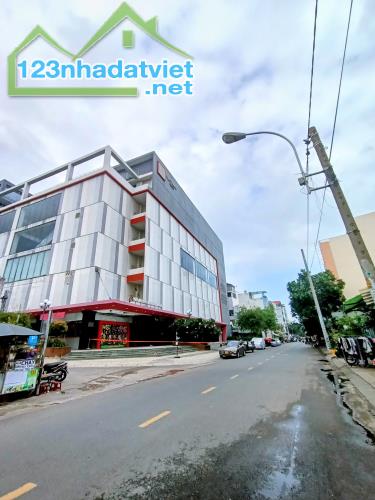 Bán nhà mặt tiền Văn Thân, Q6, 76m2, 4 tầng, giá 13,9 tỷ