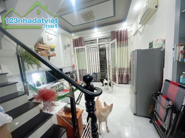 NGAY CÔNG TY MERCEDES - BÁN NHÀ 2 TẦNG ĐƯỜNG SỐ 19 P8 QUẬN GÒ VẤP - 1