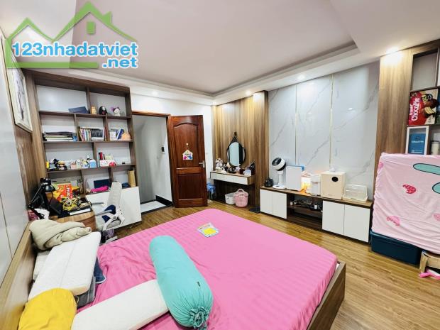 Bán nhà Tô Vĩnh Diện-DT 35 m2 x 5 tầng.MT 4m.30M RA MẶT NGÕ Ô TÔ TRÁNH-NHÀ ĐẸP-SỔ VUÔNG.