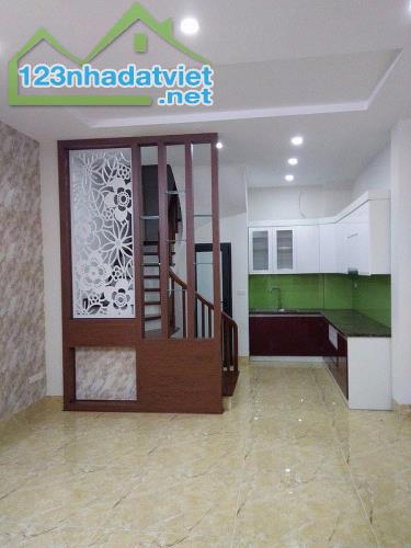 Bán Gấp Căn nhà 51 m2, 4 tầng, kinh doanh, ô tô vào nhà giá 4.75 tỷ (có tl) - 3