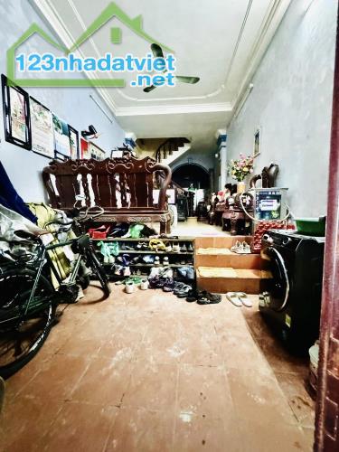 BÁN NHÀ TỰ XÂY HOÀNG MAI DIỆN TÍCH RỘNG 50M, 4 TẦNG, SỔ NỞ HẬU, HƠN 7 TỶ