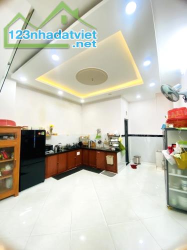NHÀ QUẬN 1 GẦN CÔNG VIÊN LÊ VĂN TÁM, HẺM DÂN TRÍ SÁT MT, 40Mx2 2PN 2WC FULL NT, 5 TỶ HƠN - 1