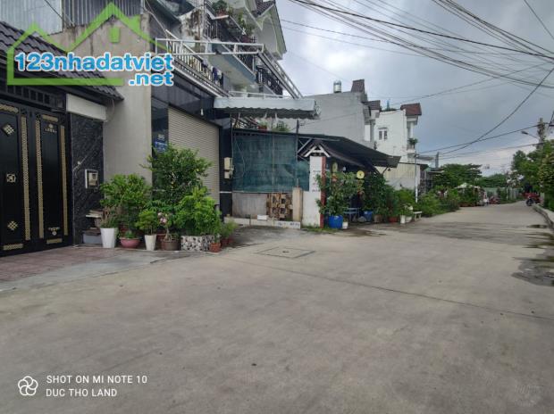 Bán nhà CHDV TX25, 8x18m, 3 tầng 10 phòng full sẵn thu nhập ~265tr/năm nhỉnh 6 Tỷ